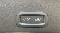 Volvo XC40 2.0 B3P Plus Dark 5dr Auto Petrol Estate